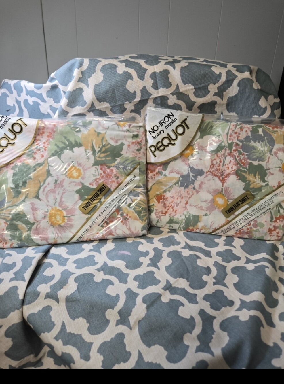 NWT DEADSTOCK VINTAGE PERQUOT TWIN FITTED/FLAT SHEET FLORAL USA